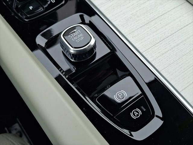 2026 Volvo XC60 Plug-In Hybrid Ultra, T8 AWD Electric/Gasoline, Dark