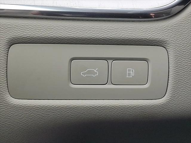 2026 Volvo XC60 Plug-In Hybrid Ultra, T8 AWD Electric/Gasoline, Dark