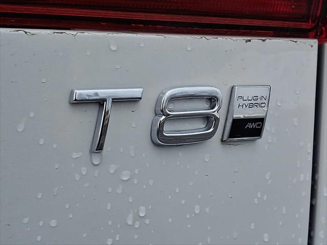 2026 Volvo XC60 Plug-In Hybrid Ultra, T8 AWD Electric/Gasoline, Dark