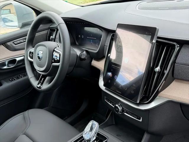 2026 Volvo XC90 Plus, B6 AWD Gas (mild hybrid), Gasoline, Bright, 7 Seats