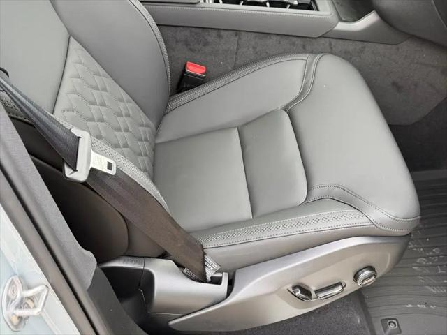 2026 Volvo XC90 Plus, B6 AWD Gas (mild hybrid), Gasoline, Bright, 7 Seats