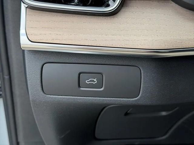 2026 Volvo XC90 Plus, B6 AWD Gas (mild hybrid), Gasoline, Bright, 7 Seats
