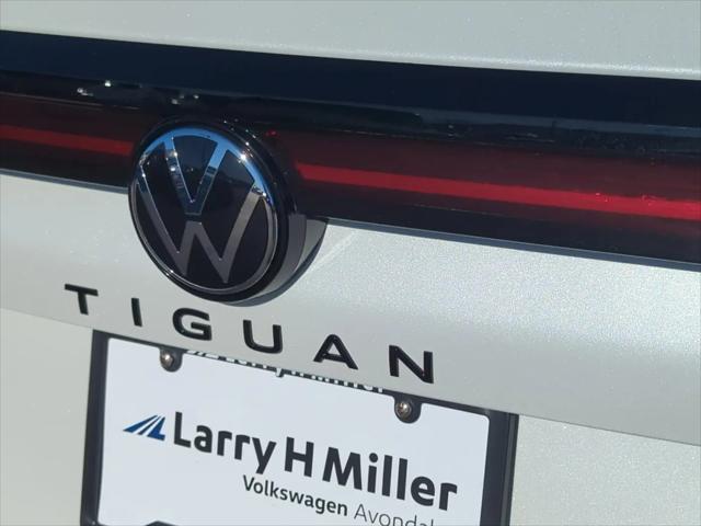 2026 Volkswagen Tiguan SE R-Line Black