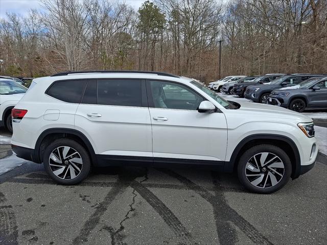 2026 Volkswagen Atlas SE with Technology