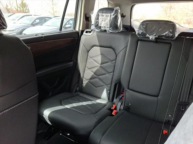 2026 Volkswagen Atlas SE with Technology