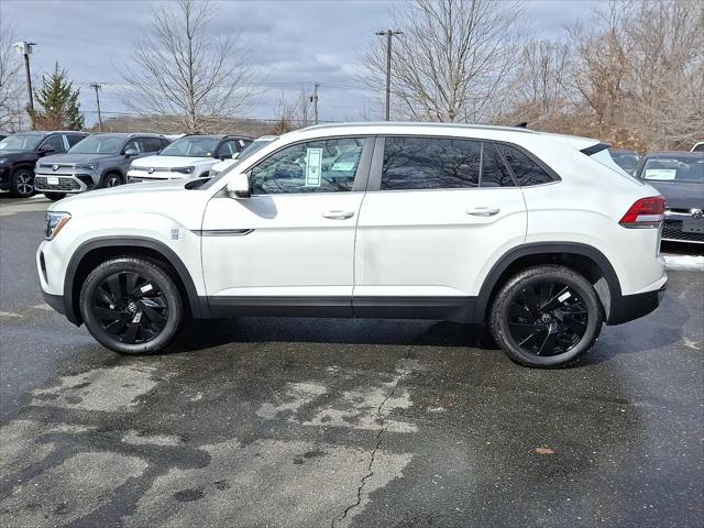 2026 Volkswagen Atlas Cross Sport SE with Technology