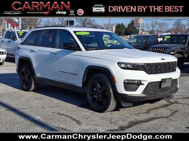 2023 Jeep Grand Cherokee Limited 4x4 2023 Jeep Grand Cherokee Limited 4x4