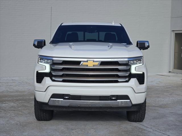 2022 Chevrolet Silverado 1500 4WD Crew Cab Short Bed High Country