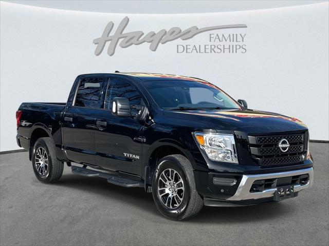 2024 Nissan TITAN Crew Cab SV 4x4