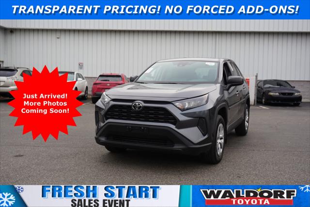 2022 Toyota RAV4 LE 2022 Toyota RAV4 LE