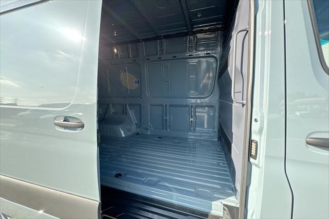 2026 Mercedes-Benz Sprinter Cargo Van Standard Roof 4-Cyl Diesel HO