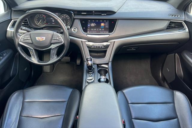 2022 Cadillac XT5 FWD Premium Luxury