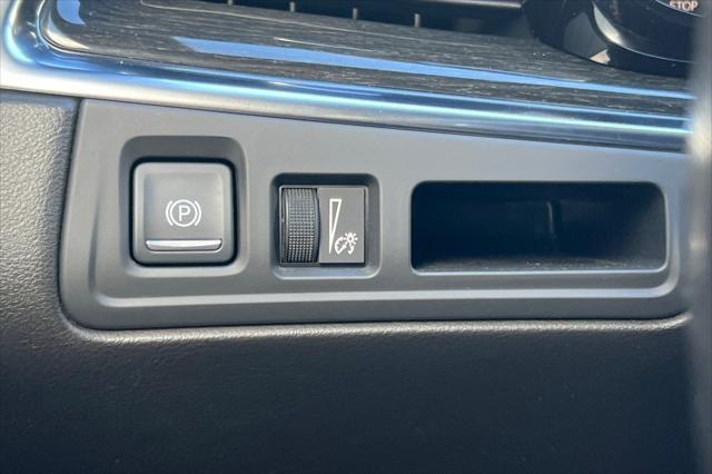 2022 Cadillac XT5 FWD Premium Luxury