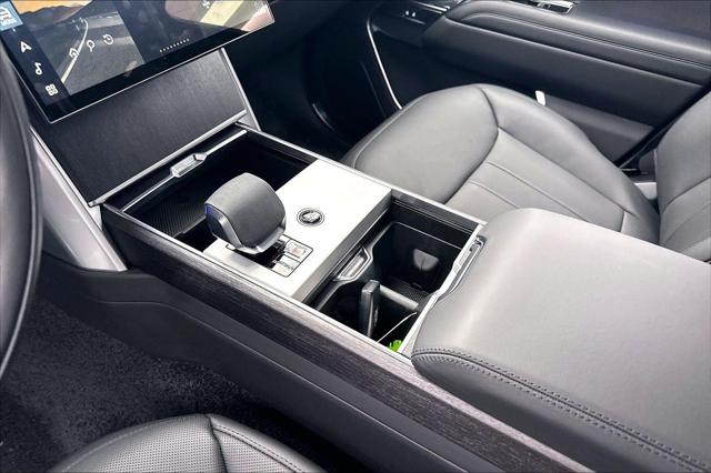 2025 Land Rover Range Rover P530 SE