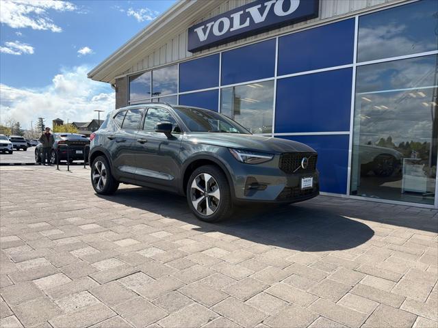 2026 Volvo XC40 Plus, B5 AWD Gas (mild hybrid), Dark for sale in Bend, OR