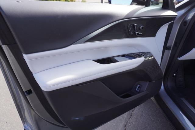 2025 Cadillac iQ Sport 1 RWD
