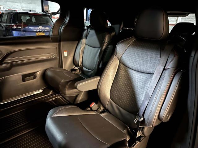 2026 Toyota Sienna XSE [16]