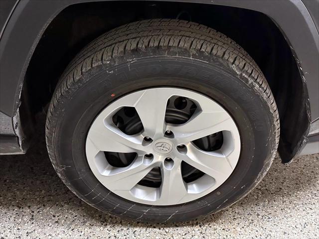 2025 Toyota RAV4 LE [7]