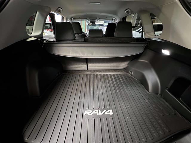 2025 Toyota RAV4 LE [13]