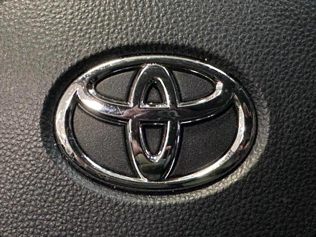 2025 Toyota RAV4 LE [21]