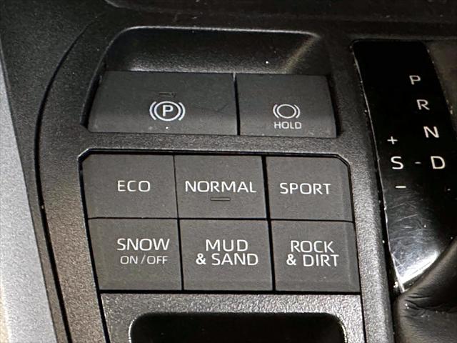 2025 Toyota RAV4 LE [23]