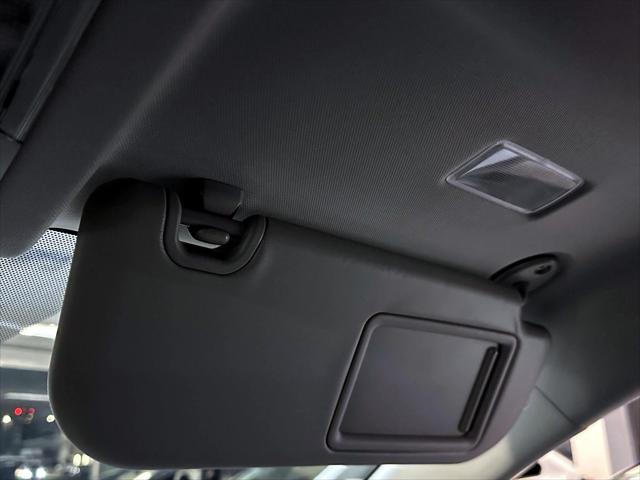 2025 Toyota RAV4 LE [24]