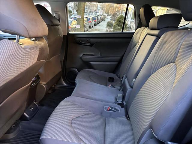 2021 Toyota Highlander Hybrid LE [9]