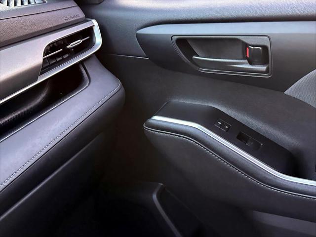 2021 Toyota Highlander Hybrid LE [26]