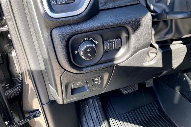 2026 Ram 1500 Big Horn Crew Cab 4x4 5'7" Box