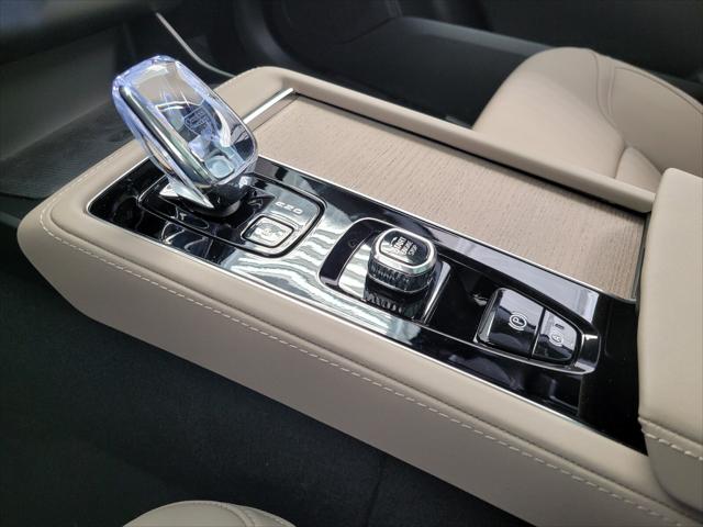 2026 Volvo XC90 Plus, B6 AWD Gas (mild hybrid), Gasoline, Bright, 7 Seats