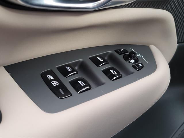 2026 Volvo XC90 Plus, B6 AWD Gas (mild hybrid), Gasoline, Bright, 7 Seats