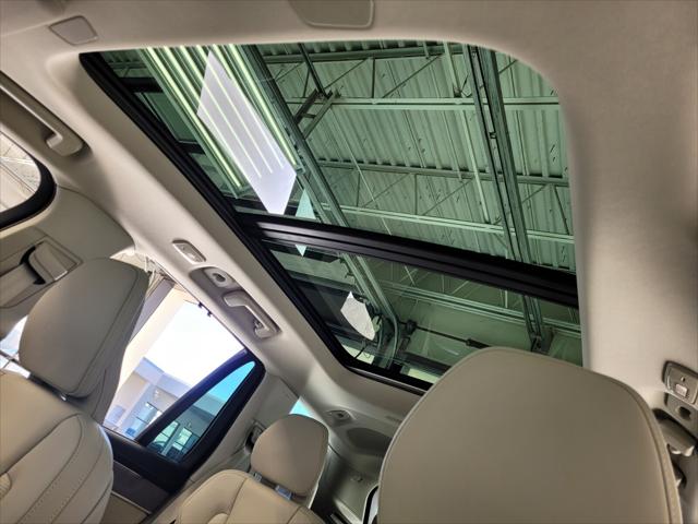 2026 Volvo XC90 Ultra, B6 AWD Gas (mild hybrid), Gasoline, Bright, 6 Seats