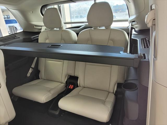 2026 Volvo XC90 Ultra, B6 AWD Gas (mild hybrid), Gasoline, Bright, 6 Seats