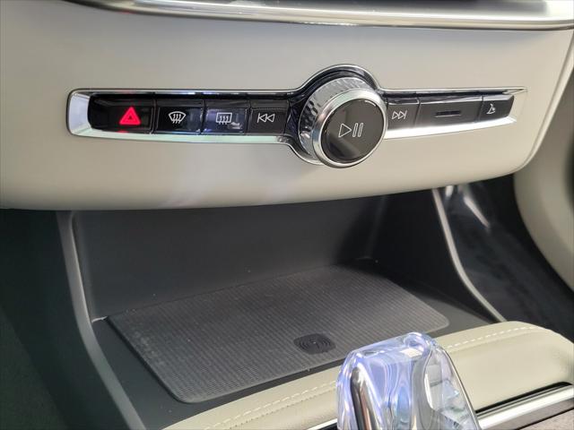 2026 Volvo XC90 Ultra, B6 AWD Gas (mild hybrid), Gasoline, Bright, 6 Seats