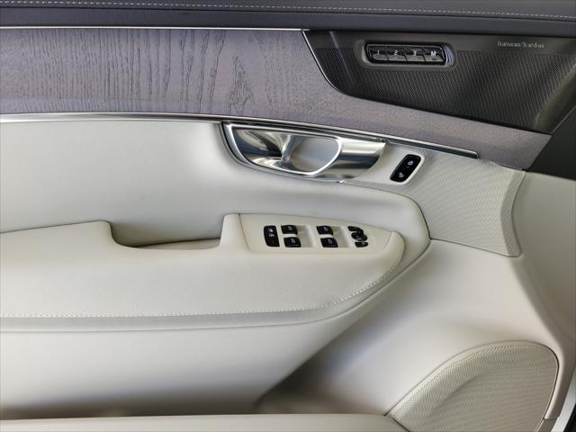 2026 Volvo XC90 Ultra, B6 AWD Gas (mild hybrid), Gasoline, Bright, 6 Seats