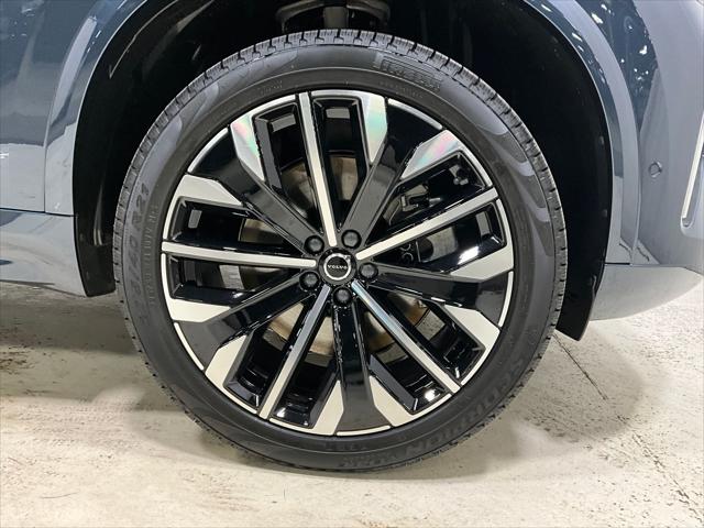 2026 Volvo XC90 Plug-In Hybrid Ultra, T8 AWD, Electric/Gasoline, Bright, 7 Seats
