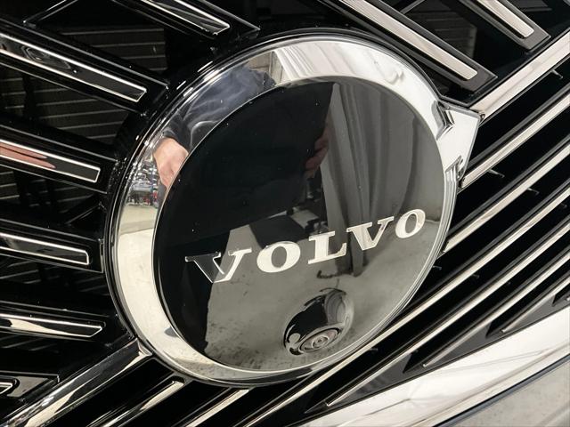 2026 Volvo XC90 Plug-In Hybrid Ultra, T8 AWD, Electric/Gasoline, Bright, 7 Seats