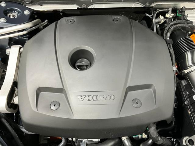 2026 Volvo XC90 Plug-In Hybrid Ultra, T8 AWD, Electric/Gasoline, Bright, 7 Seats