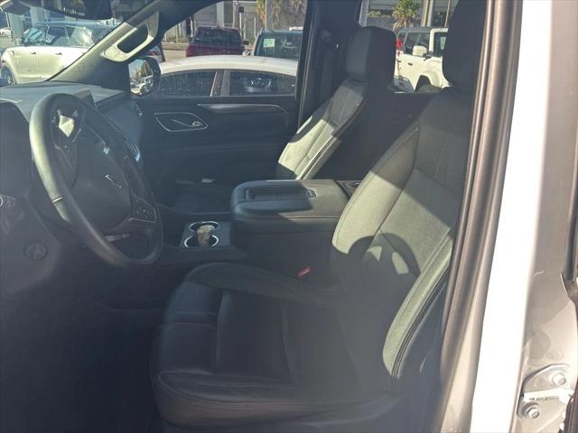 2023 Chevrolet Suburban 4WD RST