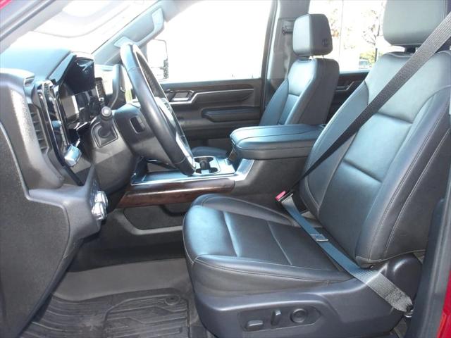 2025 GMC Sierra 2500HD 4WD Crew Cab Standard Bed SLT