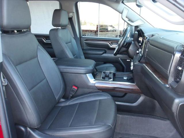 2025 GMC Sierra 2500HD 4WD Crew Cab Standard Bed SLT