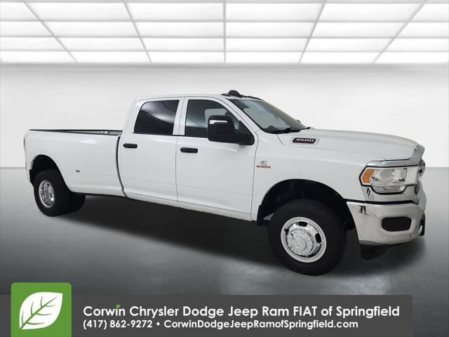 2024 RAM 3500 Tradesman Crew Cab 4x4 8 Box