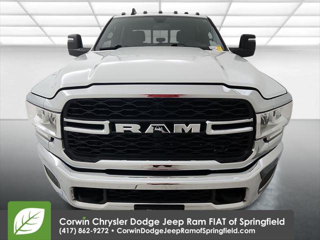 2024 RAM 3500 Tradesman Crew Cab 4x4 8 Box