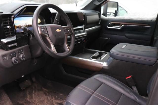 2024 Chevrolet Silverado 3500HD 4WD Crew Cab Long Bed High Country