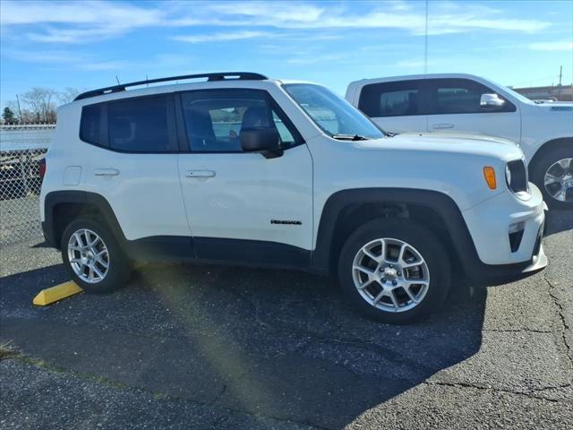 2022 Jeep Renegade Latitude 4x4 2022 Jeep Renegade Latitude 4x4