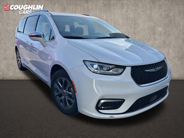 2024 Chrysler Pacifica Hybrid Pinnacle