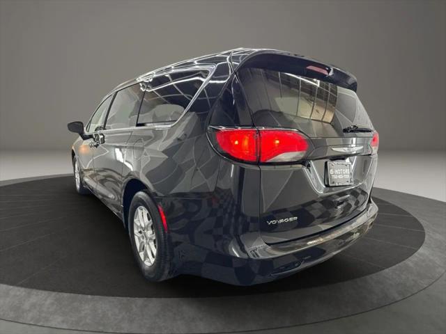 2022 Chrysler Voyager LX