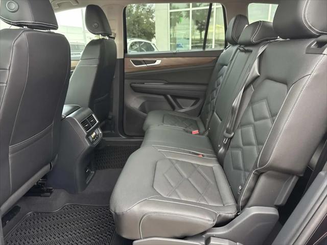 2026 Volkswagen Atlas SE with Technology