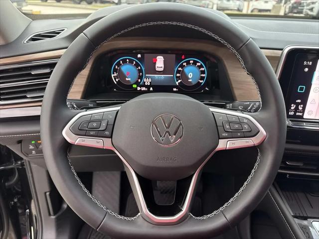 2026 Volkswagen Atlas SE with Technology