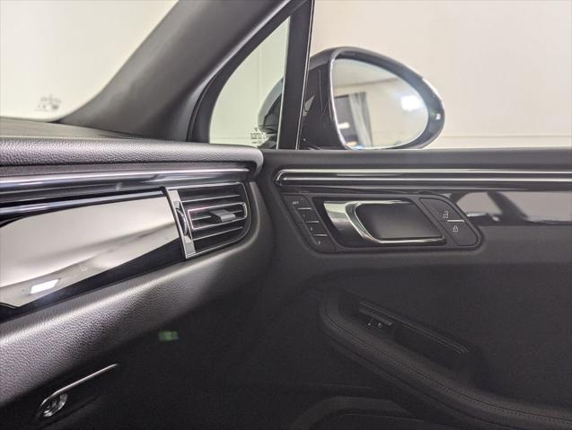 2026 Porsche Macan Unknown